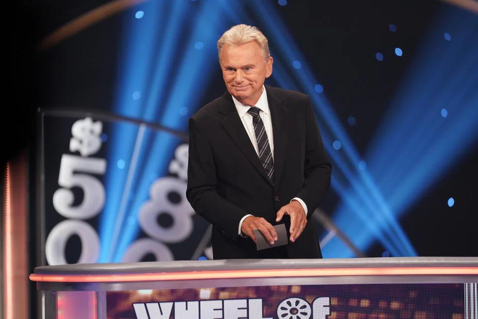Pat Sajak terharu dapat menjadi sebahagian daripada kehidupan jutaan isi rumah merata dunia.