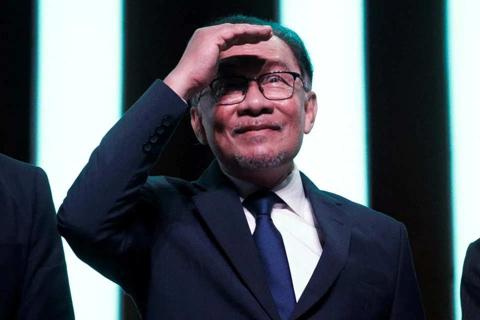 DATUK SERI ANWAR IBRAHIM: Pilihan raya di enam negeri boleh menjadi petunjuk kepada sebilangan sokongan rakyat kepada Kerajaan Perpaduan pimpinannya.