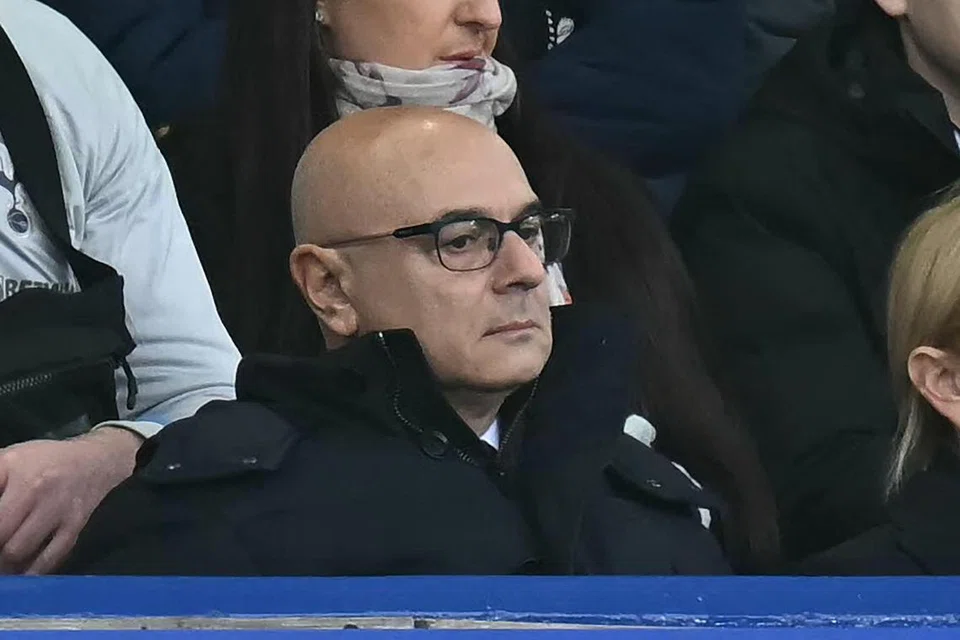 Sebelum ini pengerusi dan pemilik Spurs, Daniel Levy telah mengubah kelab itu sepanjang tempoh perkhidmatannya, menyediakan stadium baru buat kelab tersebut selain membaik pulih infrastruktur. Malangnya, penyokong merasakan mereka melihat masalah lama yang sama – sebuah pasukan yang belum menjulang kejuaraan bertahun lamanya. 
