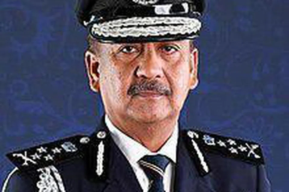 BURU PESALAH: Ketua Polis Negara, Tan Sri Razarudin Husain, menegaskan polis sedang menyiasat ancaman ugutan bunuh terhadap Perdana Menteri Malaysia, Datuk Seri Anwar Ibrahim.