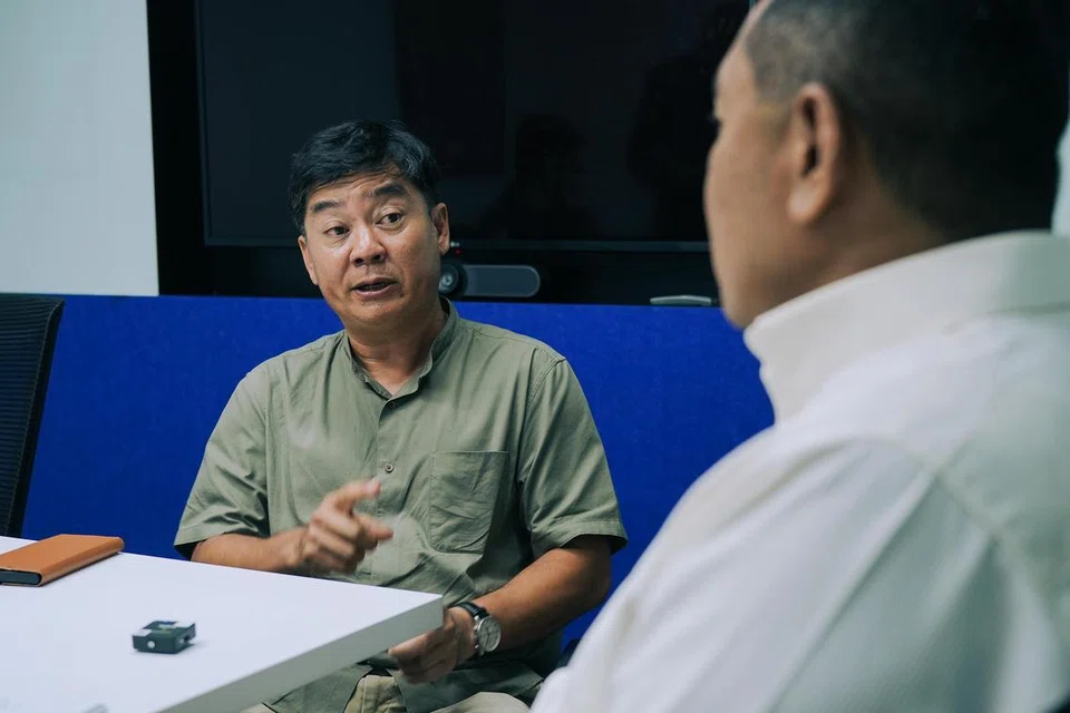 SEDIA KE DEPAN: Presiden Persatuan Bola Sepak Singapura (FAS), Encik Bernard Tan, berterus terang tentang kedudukan bola sepak negara sekarang. Foto BH oleh 