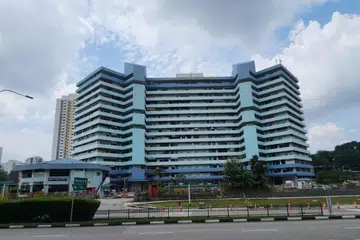 Bangunan Tan Boon Liat terletak bersebelahan stesen MRT Havelock.