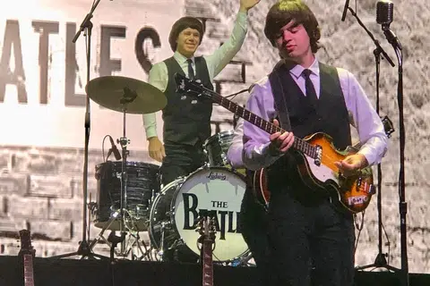 BEATLEMANIA On Tour, The Beatles, Paul McCartney, Ringo Starr