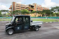 GUNA TENAGA HIDROGEN: Lori diubah Spectronik bernama “Cruiser” ini menggunakan sel hidrogen sebagai bekalan tenaganya.