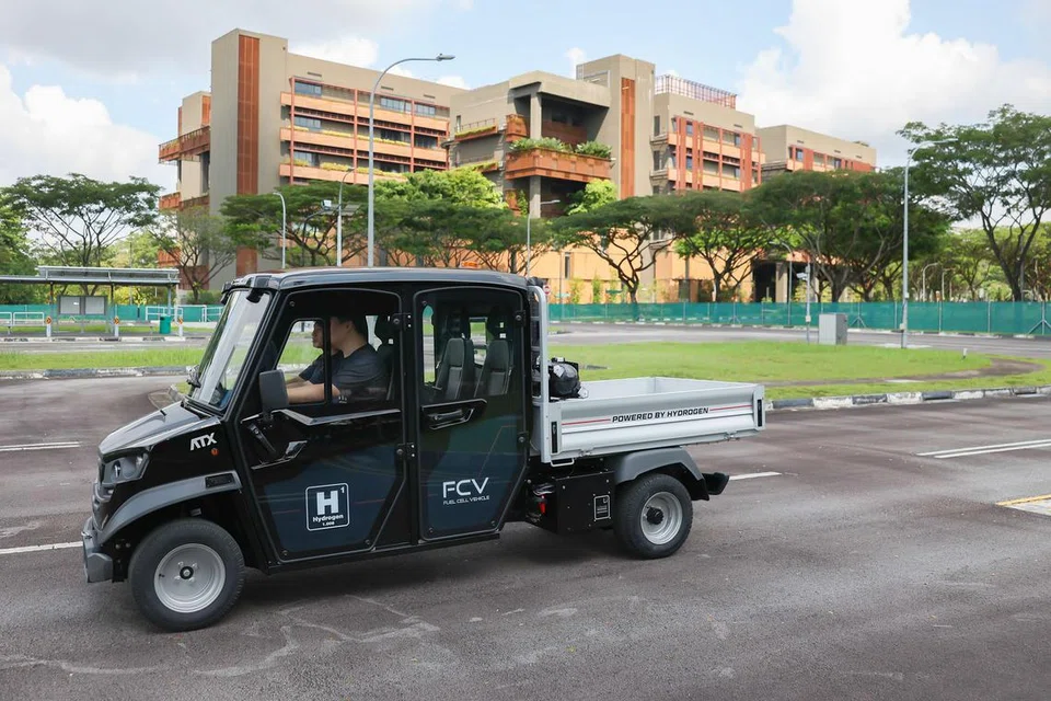 GUNA TENAGA HIDROGEN: Lori diubah Spectronik bernama “Cruiser” ini menggunakan sel hidrogen sebagai bekalan tenaganya.