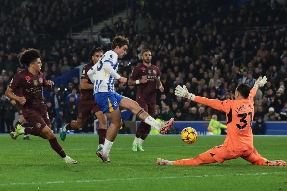 Mengejutkan apabila juara bertahan Manchester City kalah 1-2 di kubu  Brighton pada 9 November.