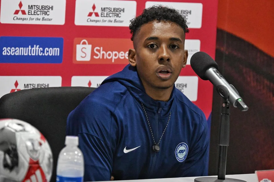 Penyerang Singa, Abdul Rasaq Akeem, berkongsi bahawa semangat pemain berkobar-kobar untuk beraksi di saingan separuh akhir Piala AFF Mitsubishi Electric 2024 menentang Vietnam. 