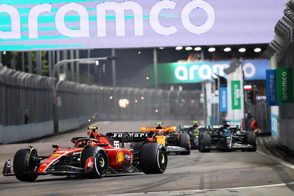 TIDAK RUGIKAN PEMERINTAH: Mantan Menteri Pengangkutan S Iswaran telah terlibat dalam penglibatan pemerintah dalam  F1 Singapura seawal 2008. 