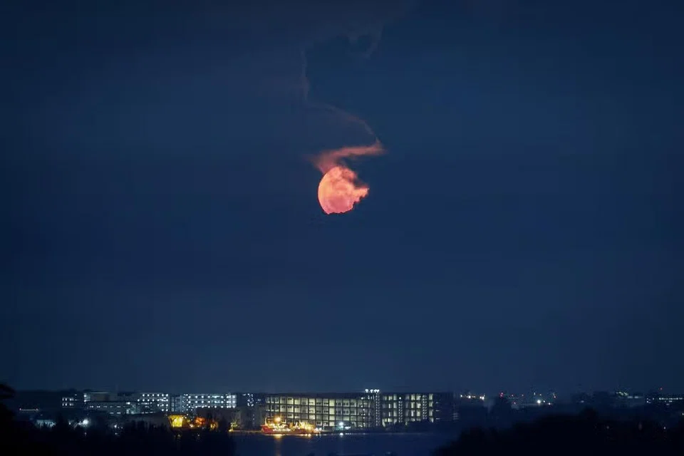 flower moon, bulan ‘bunga’, kawasan timur