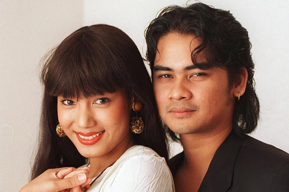 'ROMEO DAN JULIET' MELAYU: Fenomena cinta Erra Fazira dan Awie membuatkan kisah percintaan dan putus tunang mereka menjadi bahan laris di media massa sekitar tahun 1990-an menyusuli meletupnya filem yang dijayakan, 'Sembilu'. - Foto fail