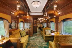 Belmond mengendalikan Eastern & Oriental Express di Malaysia. Piano Bar dalam kereta api ini menawarkan tempat bersantai yang tenang pada siang hari dan persembahan muzik yang meriah pada waktu malam.