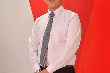 MAHU TERUS MEMBANTU: Encik Danish Sufi Usyair mahu terus menyumbang tenaga melakukan kerja-kerja sukarela dalam masyarakat, terutama yang melibatkan warga emas. - Foto BM oleh ALPHONSUS CHERN