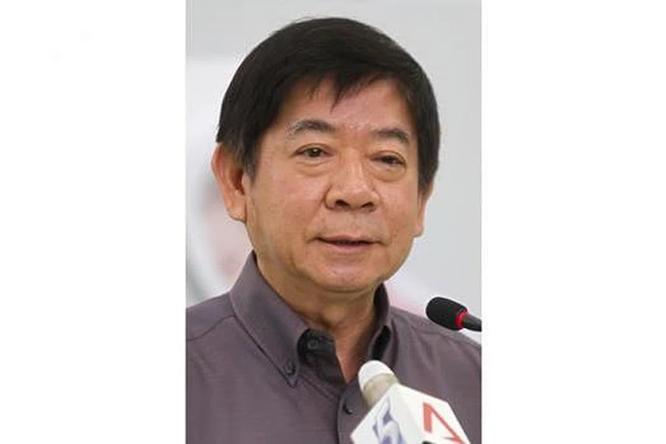ENCIK KHAW: Pemindahan pokok matang bukan tugas mudah dan memerlukan kemahiran dan usaha besar oleh ahli arbor Lembaga Taman Negara (NParks).