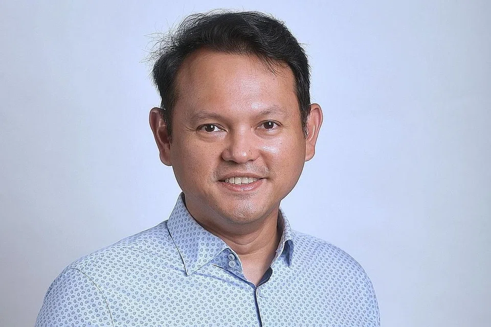 Menteri Negara Kanan (Pertahanan merangkap Tenaga Manusia) yang juga Presiden Safra Encik Zaqy Mohamad.