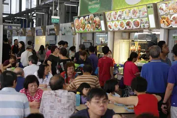 SOKONGAN TAMBAHAN BAGI PENJAJA: Pusat Penjaja Jurong West, yang dikendalikan oleh Hawker Management oleh Koufu, salah satu daripada tujuh pusat penjaja di Singapura pada masa ini yang dikendalikan oleh perusahaan dan kooperatif sosial privet. 