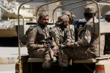 Tentera Pakistan menjalankan operasi menghapuskan militan dari Waziristan Selatan berhampiran sempadan Afghanistan.
