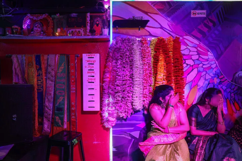 Semasa operasi serbuan itu, seorang remaja perempuan berusia 16 tahun telah diberkas kerana  menggunakan maklumat peribadi yang dipalsukan dan didapati mabuk di tempat awam dalam satu operasi penguatkuasaan pada 12 September. 