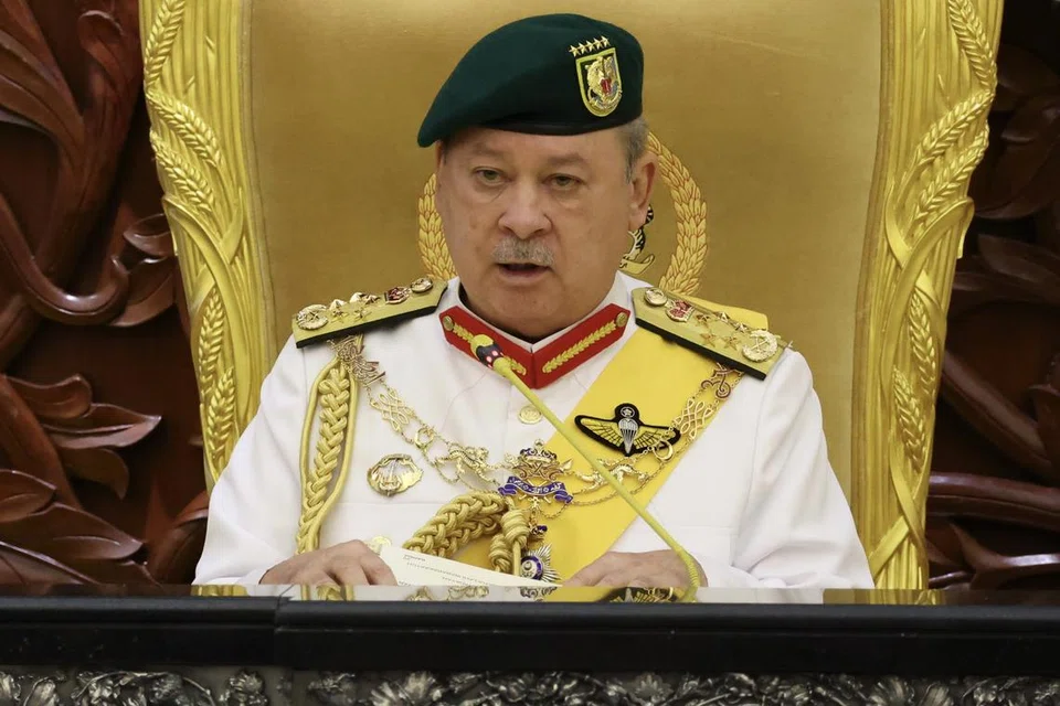 Yang di-Pertuan Agong Malaysia, Sultan Ibrahim, berasa kecewa isu stoking dengan kalimah ‘Allah’ masih berlaku dan mahu tindakan sekeras-kerasnya diambil terhadap mana-mana pihak yang didapati bersalah dalam isu berkenaan berdasarkan siasatan pihak berkuasa.