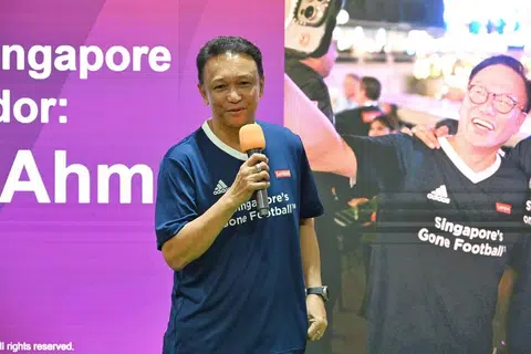 Fandi Ahmad menggesa golongan muda supaya mengamalkan disiplin, keazaman dan semangat tidak mudah berputus asa dalam mengejar cita-cita mereka.