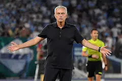 TANGGUNG PADAH: Hasrat Jose Mourinho memberi peluang kepada pemain Roma yang kurang bermain musim ini membawa padah, dan beliau akhirnya mengaku tahap permainan mereka lebih rendah daripada pasukan lawan Bodo/Glimt. - Foto fail