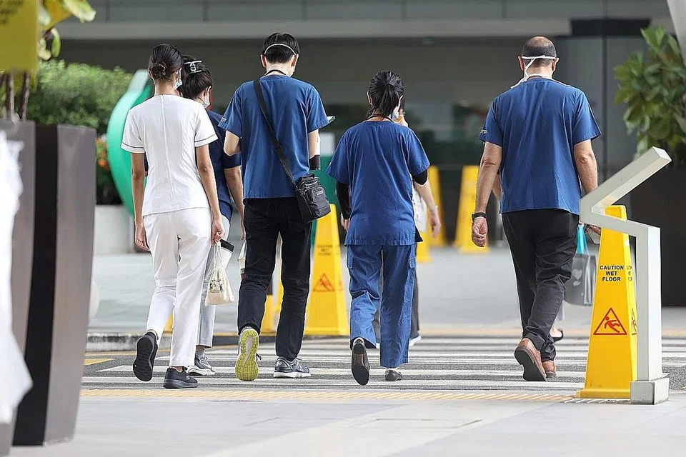 MENINGKAT: Pengambilan pelajar di sekolah-sekolah perubatan di Singapura telah meningkat sekitar 60 peratus. - Foto fail