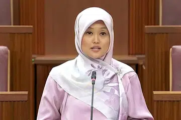 - Cik Rahayu Mahzam, Setiausaha Parlimen Kanan (Undang-Undang merangkap Kesihatan).