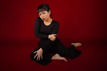 NAMIE RASMAN: Lagu 'Origami' ciptaannya merupakan perlambangan kehidupan yang perlu dijalani langkah demi langkah dan tidak sepi daripada ujian dan kegagalan persis seni melipat 'origami' yang menuntut kecekalan dan inisiatif diri. - Foto HISHAMTHAMC