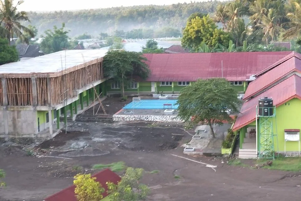 Pondok Pesantren Nuruzzainiyah di Lombok Timur, Indonesia, memerlukan lebih banyak bilik darjah.