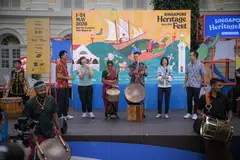 Turut menyertai majlis pelancaran di ACM Green (ruang hijau di luar Muzium Tamadun Asia) sebagai tetamu terhormat adalah Pemangku Menteri Kebudayaan, Masyarakat dan Belia merangkap Menteri Negara Kanan (Pendidikan), Encik David Neo (tiga dari kanan).