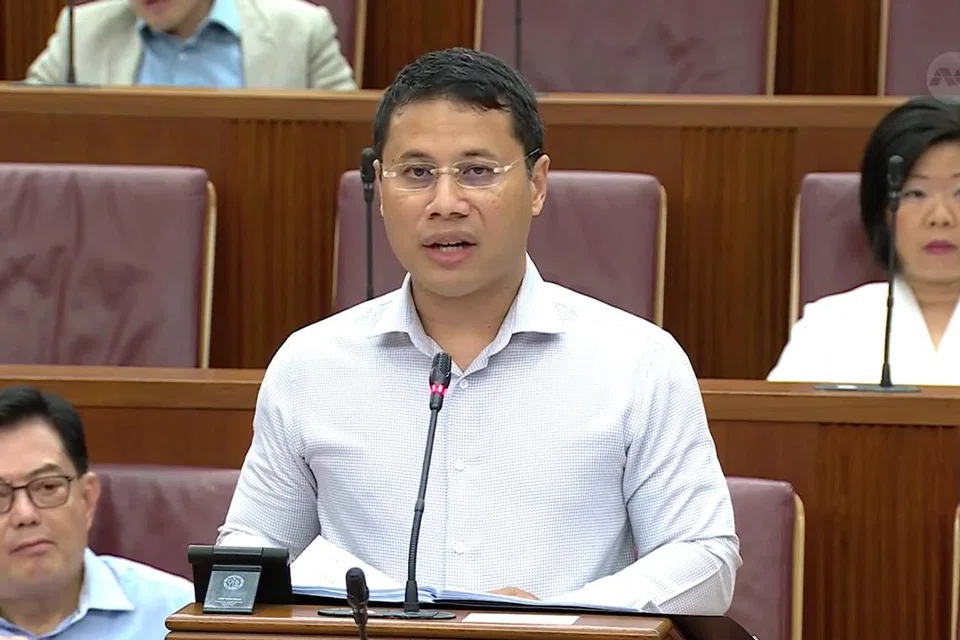 Menteri Pembangunan Negara, Encik Desmond Lee, mengumumkan peluasan Program Peningkatan Bagi Warga Emas Aktif (Ease) serta tiga perubahan yang akan dilaksanakan pada Bonus Perumahan Warga Emas (SHB) semasa perbahasan Jawatankuasa Perbekalan (COS) Kementerian Pembangunan Negara (MND) di Parlimen pada 5 Mac. 