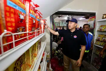 Malaysia, Johor, Kulai, peniaga tanpa lesen, warga asing