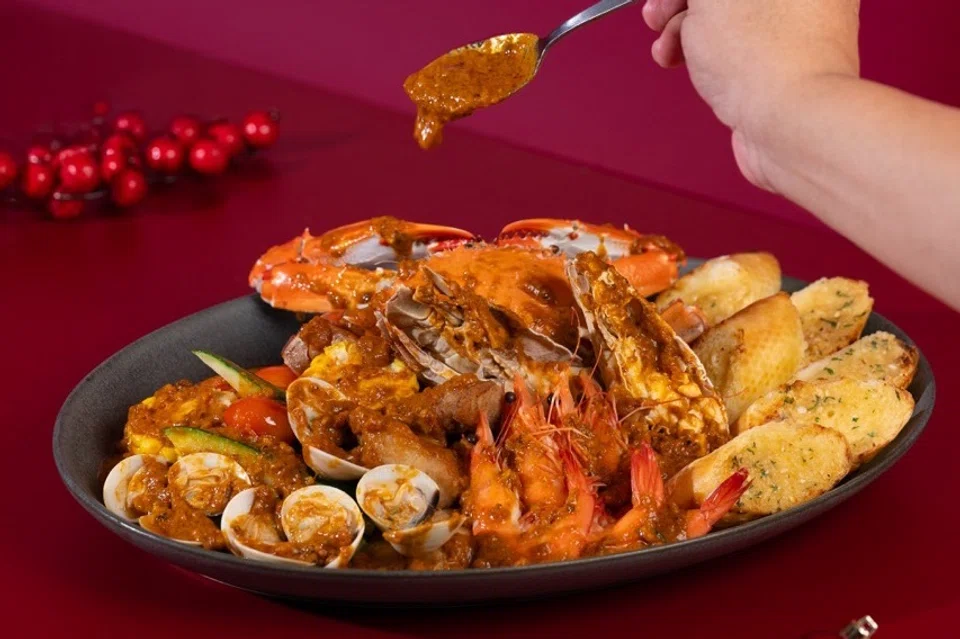 Creamy Tomato Seafood Stew, $59, iaitu pelbagai pilihan makanan laut dalam sos tomato berkrim.