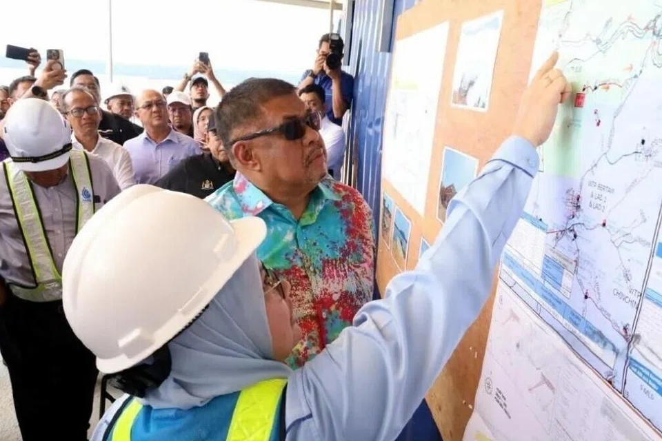 Datuk Seri Ab Rauf Yusoh, cuaca panas, air melaka