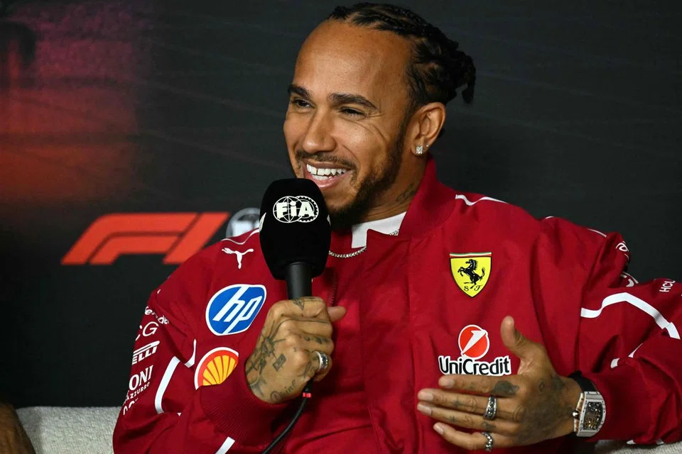 Grand Prix Australia merupakan penampilan  pertama Lewis Hamilton di bawah pasukan barunya, Ferrari. Ramai penyokong menantikan bagaimana beliau akan beraksi untuk Ferrari setelah lama berlumba di bawah Mercedes. 