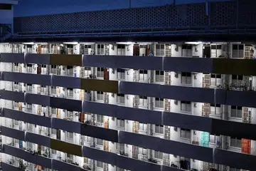 BIL ELEKTRIK LEBIH RENDAH: Tarif elektrik SP yang lebih rendah bermakna bil elektrik bulanan bagi keluarga yang tinggal di sebuah flat empat bilik HDB akan berkurangan sebanyak $1.55 (tidak termasuk GST) secara purata.