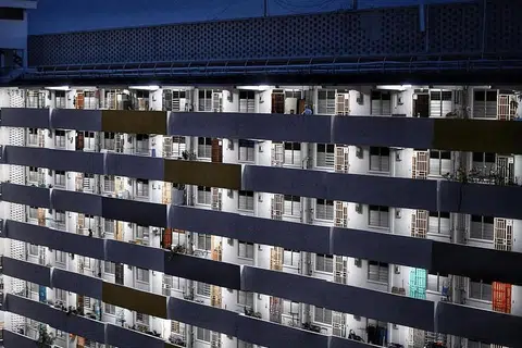 BIL ELEKTRIK LEBIH RENDAH: Tarif elektrik SP yang lebih rendah bermakna bil elektrik bulanan bagi keluarga yang tinggal di sebuah flat empat bilik HDB akan berkurangan sebanyak $1.55 (tidak termasuk GST) secara purata.