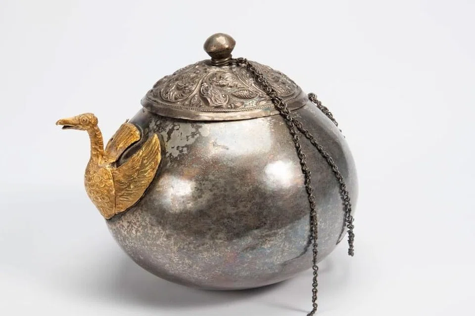 Cerek ini antara barangan yang dikembalikan kepada Indonesia oleh Belanda. Ia akan dihantar ke Muzium Negara di Jakarta.