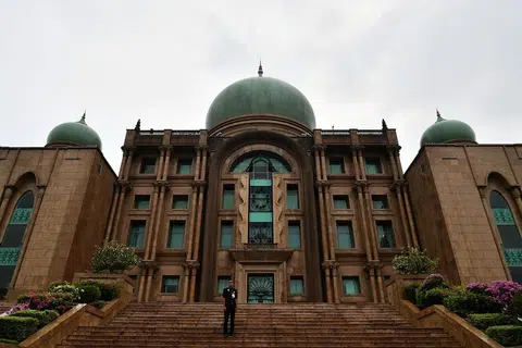 Datuk Anwar Ibrahim bersama beberapa pemimpin lain dijangka menemui Dr Mahathir pada 24 Februari 2020, di bangunan Putra Perdana, Putrajaya, yang menempatkan pejabat Perdana Menteri. - Foto: LIM YAOHUI