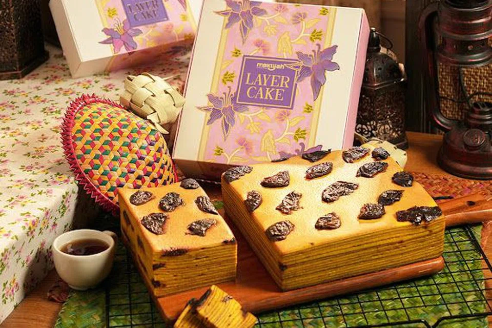 Pelbagai kek lapis yang lembut, enak dan dengan bungkusan cantik turut dijual di bazar Al Barakah, di reruai 157 hingga 161 WGS. 