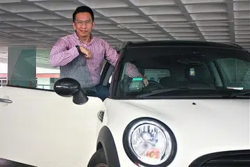 TIADA BEZA KETARA: Menurut Encik Azfar Hashim, kajian menunjukkan menggunakan petrol gred premium tidak memberi perbezaan ketara kepada prestasi kenderaan. - Foto ihsan AZFAR HASHIM