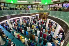 Jemaah menunaikan solat Hari Raya Haji di Masjid Al-Mukminin pada Aidiladha 2023. Masjid di Jurong East itu akan menawarkan dua sesi solat Aidiladha pada 2024. 