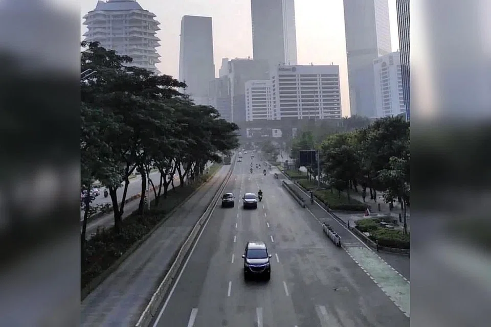 LENGANG: Jakarta lengang setelah jutaan penduduk kota mula mudik sejak Selasa. - Foto FACEBOOK EZKY SUYANTO