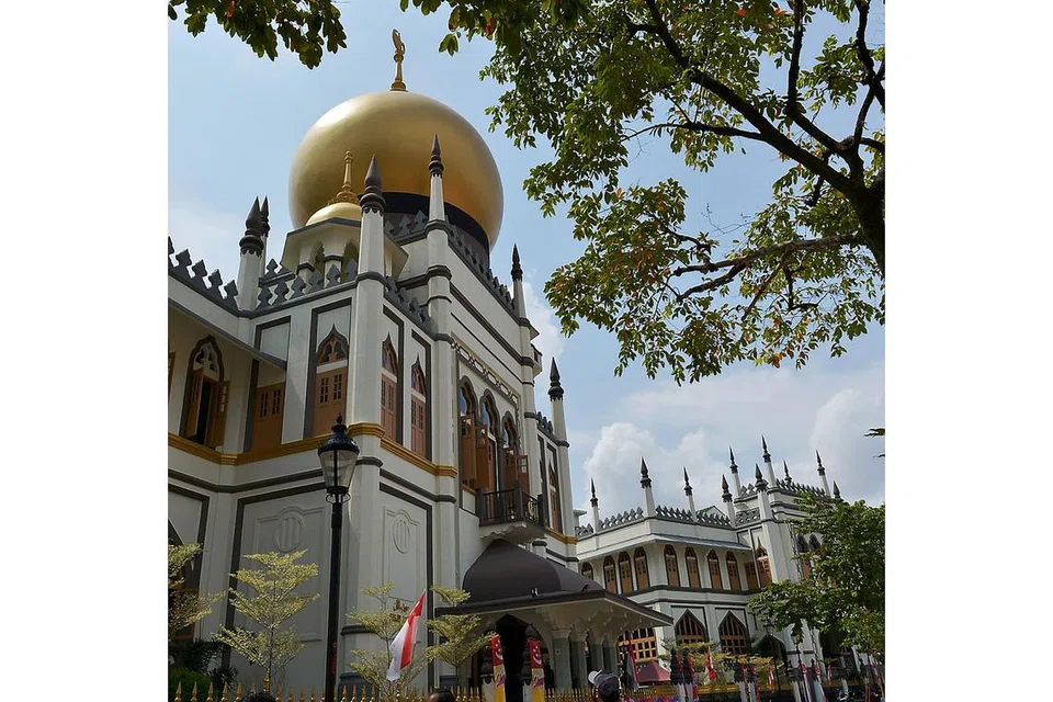 MATLAMAT PENSIJILAN: Masjid Sultan yang ikonik ini akan dapat terus mempertingkat mutu perkhidmatan dan pengurusannya dengan penerimaan sijil ISO 9001.
