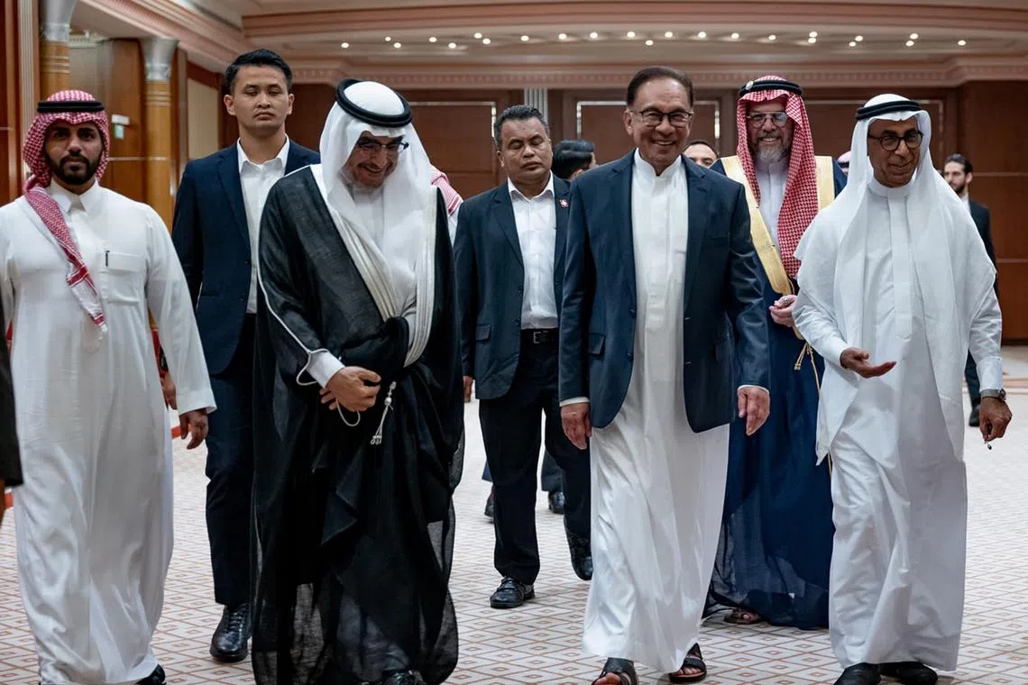 Anwar pelawa komuniti perniagaan Arab Saudi melabur di M'sia, Berita ...