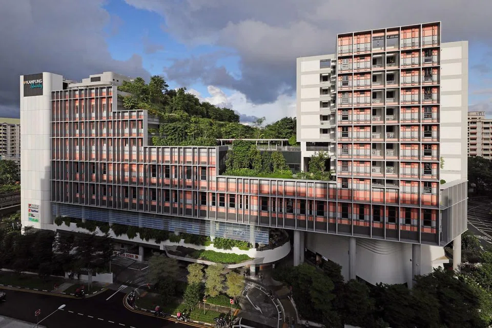 BANGGAKAN NEGARA: Kampung Admiralty, hasil rekaan Woha Architects, mengalahkan 535 projek dari 57 negara dengan meraih hadiah tertinggi, Anugerah Bangunan Terbaik di Festival Seni Bina Dunia tahun ini. - Foto BH oleh GAVIN FOO