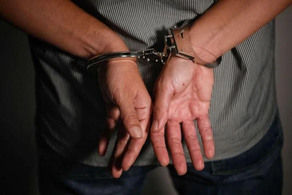 DIBERKAS POLIS: Seorang wanita berusia 52 tahun telah diberkas kerana disyaki terlibat dalam kes pecah amanah oleh pekerja.