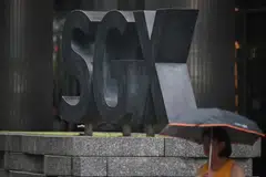 gaji, pengarah, sgx