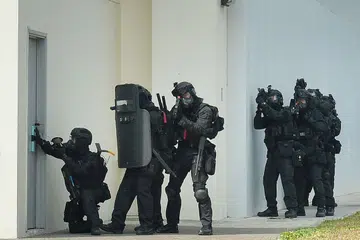USAHA TANGANI PENGGANASAN: Askar Pasukan Petugas Operasi Khas (SOTF) SAF semasa satu sesi mempamerkan keupayaan mereka. Sebuah Pusat Perintah Operasi Khas (SOCC) bakal ditubuhkan bagi membolehkan SOTF menjalankan operasi perintah dan kawalan dalam kejadian pelbagai serangan di pelbagai tempat.