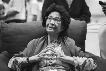 Dalam satu catatan Facebook pada 28 September, Perdana Menteri, Encik Lawrence Wong, menyifatkan Allahyarhamha Tun Dr Siti Hasmah Mohamad Ali sebagai seseorang yang menjalani “kehidupan yang luar biasa” sambil menekankan sumbangan beliau dalam bidang penjagaan kesihatan, pendidikan, dan kemasyarakatan di Malaysia.
