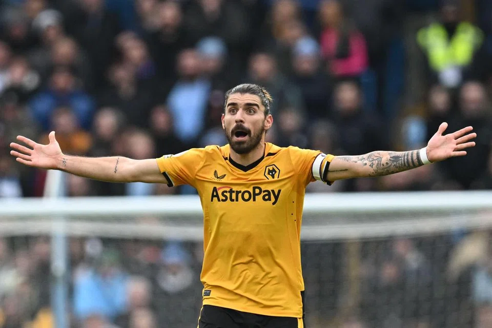 TURUT BERTUKAR ANGIN: Ruben Neves, bekas kepten pasukan Wolves, adalah pemain antarabangsa terbaru dari Portugal yang turut berpindah ke Arab Saudi dengan menyertai Al-Hilal.  
